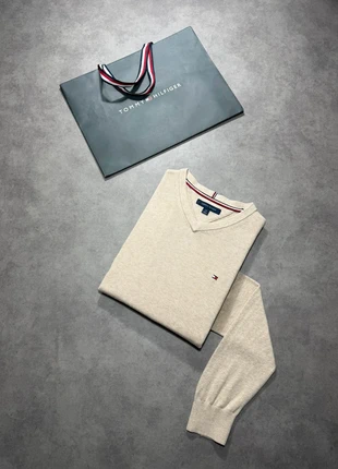 Pull Tommy Hilfiger crème col V- Logo brodé - 100% coton - Taille S | 2465, brand: Tommy Hilfiger, condizioni: Ottime, taglia: S, €34.99, €37.44 include la Protezione acquisti Pro