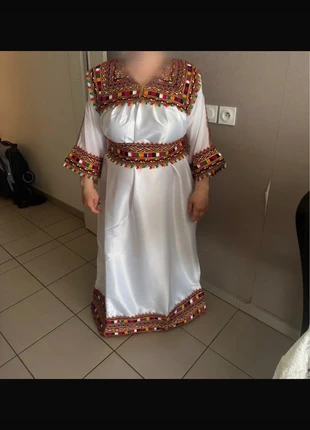 Robe kabyle blanche, marque: Kabyle, état: Très bon état, taille: XXXL / 46 / 18, 45,00 €, 47,95 € Protection acheteurs incluse