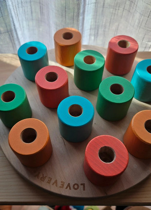 Jeu à empiler lovevery, marca: LOVEVERY, estado: Muito bom, tamanho: 12-18 meses / 80 cm, €10.00, €11.20 inclui Proteção do Comprador