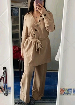 Ensemble blouse boutonnée et pantalon ample NEUF, marke: Boutique indépendante, zustand: Neu, größe: M / 38 / 10, 15,00 €, 16,45 € inklusive Vinted-Käuferschutz