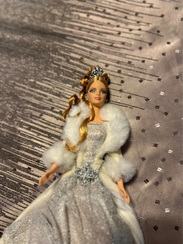 2003 Holiday Visions Barbie 3