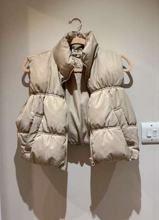 Beige puffer jacket, brand: H&M, condition: Very good, size: S / 8, £4.00, £4.90 includes Buyer Protection