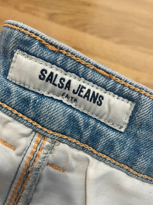 calças jeans modelo Faith azul claro da Salsa 4