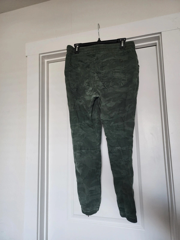 Army green pants 2