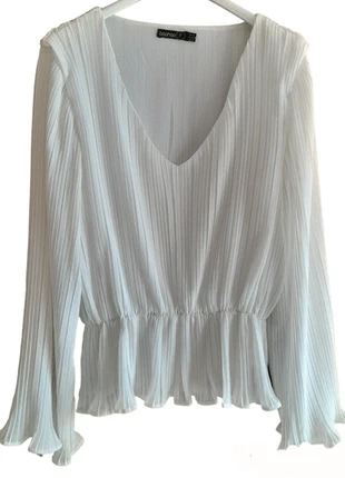 Blusa bianca plissettata, marke: Boohoo, zustand: Sehr gut, größe: M / 38 / 10, 5,00 €, 5,95 € inklusive Vinted-Käuferschutz