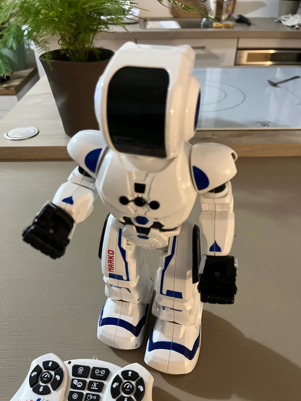 BUKI Interaktivní robot Marko