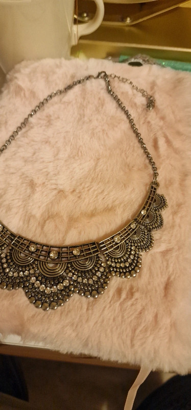 Collier argentée et strass 2