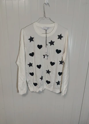 Pull blanc Amara reya motifs cœurs & étoiles – Taille L, marke: AMARA REYA, zustand: Sehr gut, größe: L / 40 / 12, 4,00 €, 4,90 € inklusive Vinted-Käuferschutz