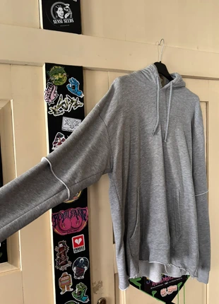 Felpa grigia doppia manica, marca: H&M, estado: Bueno, tamaño: M, 5,00 €, 5,95 € Protección al comprador incluida