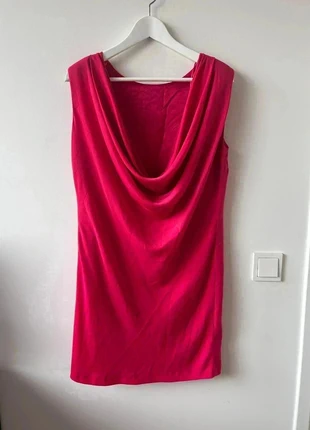 Jurk van Zara met waterval hals, merk: Zara, staat: Heel goed, maat: S / 36 / 8, € 1,50, € 2,28 inclusief Kopersbescherming