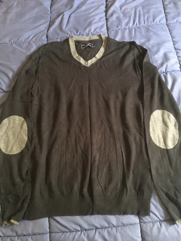Pull homme Celio col v noir gris taille L Vinted