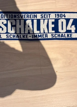 Schalke 04 Schal, merk: FC Schalke 04, staat: Nieuw zonder prijskaartje, € 10,00, € 11,20 inclusief Kopersbescherming