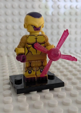 Figurine Dragon Ball : Freezer forme Ultime dorée , style lego, état: Très bon état, taille: Taille unique, 3,20 €, 4,06 € Protection acheteurs incluse