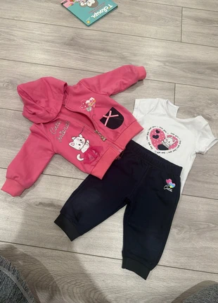 Ensemble de 3 pièces pour bébé fille 6-9m, marque: Sweet Junior, état: Très bon état, taille: 6-9 mois / 68 cm, 5,00 €, 5,95 € Protection acheteurs incluse