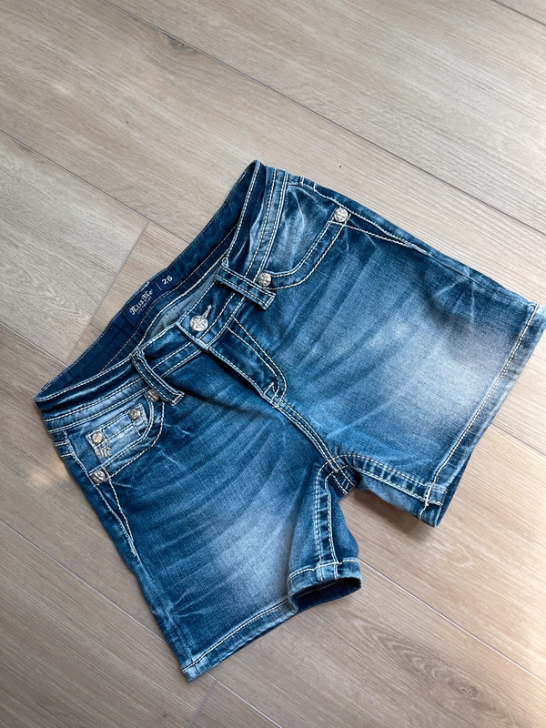 Size 26 Miss me jean shorts Vinted