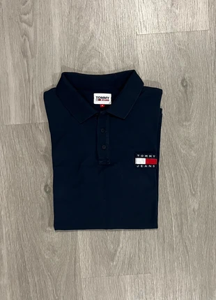 Polo Tommy Jeans - Vintage Edition, marca: Tommy Hilfiger, estado: Novo sem etiquetas, tamanho: M, €10.00, €11.20 inclui Proteção do Comprador