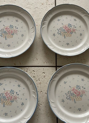 Assiettes à dessert anglaise avec décoration florale, brand: Country, condition: Good, €26.00, €28.00 includes Buyer Protection