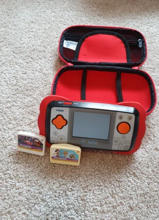 MobiGo Lerncomputer + zwei Spiele, merk: MobiGo, staat: Heel goed, maat: 4 jaar / 104 cm, € 12,00, € 13,30 inclusief Kopersbescherming