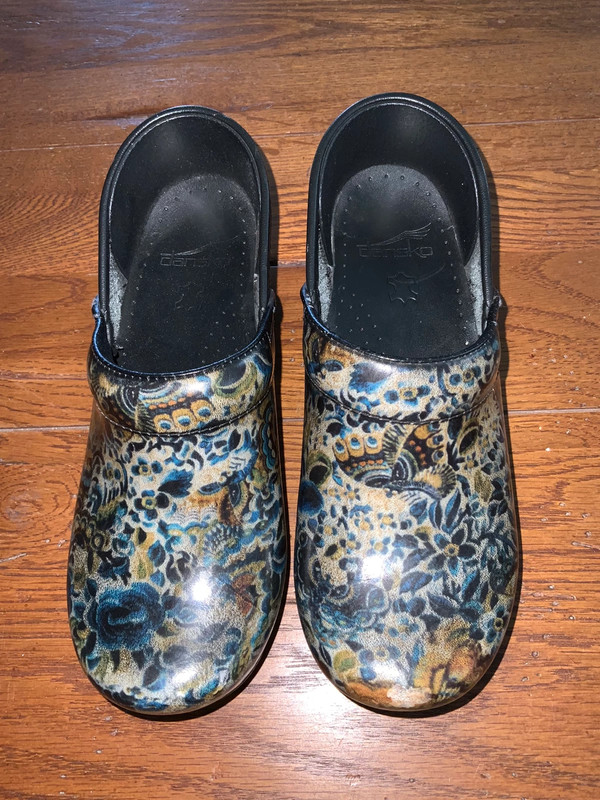 Deco 2025 floral dansko