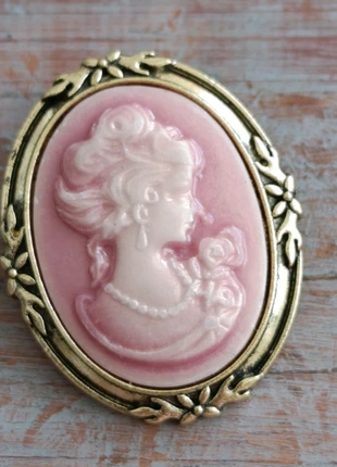 Broche retro imitation dame camée vieux rose, état: Neuf sans étiquette, 6,80 €, 7,84 € Protection acheteurs incluse