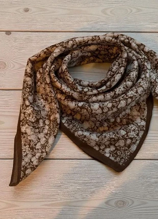 Foulard marron fleurs bandana vintage viscose, marque: Boutique indépendante, état: Très bon état, 9,50 €, 10,68 € Protection acheteurs incluse