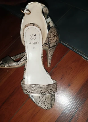 Chaussures à talons habillé p.38, marque: Gémo, état: Très bon état, taille: 38, 10,00 €, 11,20 € Protection acheteurs incluse