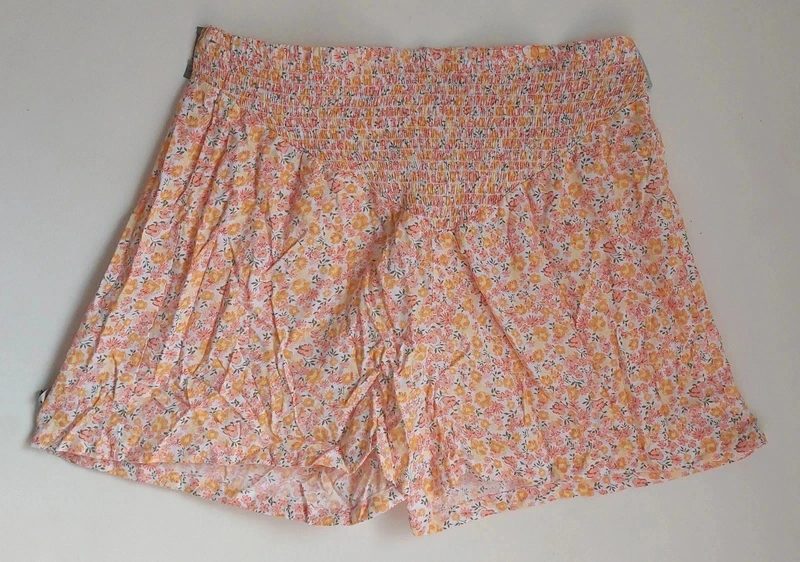 Short Pimkie fleuri, neuf, taille L