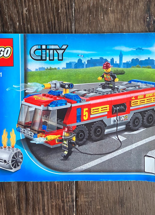 LEGO City - Le camion de pompiers de l'aéroport - 60061 - Dealicash