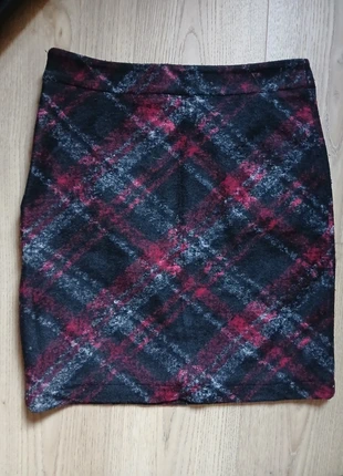 Jupe hiver épaisse. Indies. Taille 36. Excellente état. Laine 40%. Noir et rouge., marque: Indies, état: Très bon état, taille: S / 36 / 8, 5,00 €, 5,95 € Protection acheteurs incluse