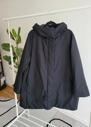 Manteau Uniqlo noir imperméable avec capuche unisexe taille XL, brand: Uniqlo, condizioni: Ottime, taglia: XL / IT 46 / EU 42, €45.00, €47.95 include la Protezione acquisti