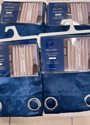 Lot de quatre rideaux bleus épais occultants, état: Neuf avec étiquette, taille: 200 cm - 249 cm, 42,90 €, 45,75 € Protection acheteurs incluse