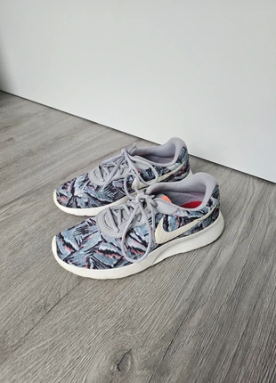 Chaussures de running Nike 39 Gris, marke: Nike, zustand: Sehr gut, größe: 39, 25,00 €, 26,95 € inklusive Vinted-Käuferschutz