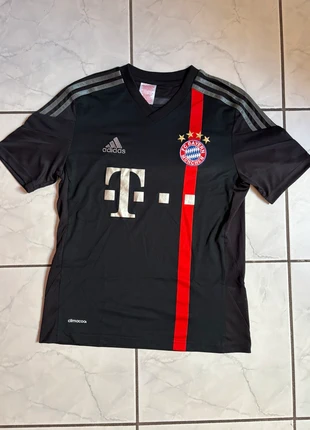 Maillot Bayern, brand: adidas, condition: Very good, size: 14 years / 164 cm, €30.00, €32.20 includes Buyer Protection