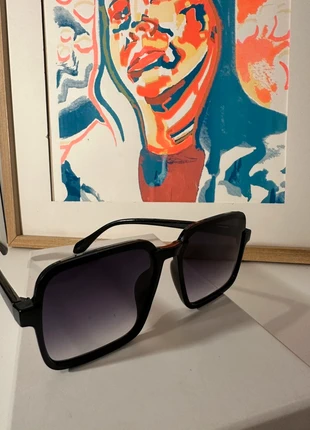 Lunettes de soleil oversize noires Style carré, état: Très bon état, 5,00 €, 5,95 € Protection acheteurs incluse