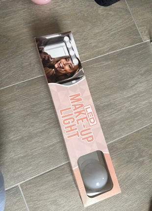 Led pour coiffeuse, marque: Action, état: Neuf avec étiquette, 3,00 €, 3,85 € Protection acheteurs incluse