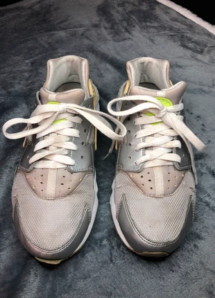 NIKE Huarache , merk: Nike, staat: Goed, maat: 38.5, € 10,00, € 11,20 inclusief Kopersbescherming