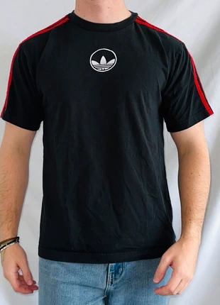 T-shirt Adidas Vintage noir et rouge - taille M, marca: adidas, estado: Muy bueno, tamaño: M, 7,00 €, 8,05 € Protección al comprador incluida