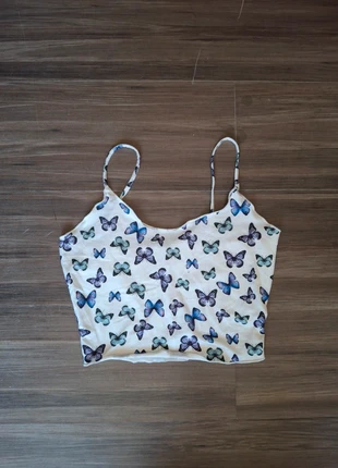 Croptop met vlinders, merk: Shein, staat: Heel goed, maat: S / 36 / 8, € 2,00, € 2,80 inclusief Kopersbescherming