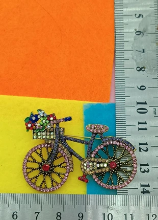 Broche, merk: Montre.fr, staat: Heel goed, € 5,00, € 5,95 inclusief Kopersbescherming Pro