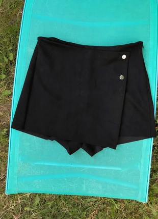 Jupe-short noir Zara taille M, brand: Zara, condition: Very good, size: M / 38 / 10, €15.00, €16.45 includes Buyer Protection