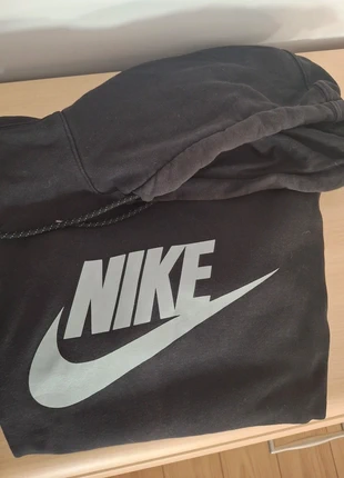 Sweat à capuche nike noir, marque: Nike, état: Très bon état, taille: S, 10,00 €, 11,20 € Protection acheteurs incluse
