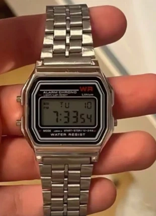 Montre style casio gris vintage y2k, marque: CASIO, état: Neuf sans étiquette, taille: Taille unique, 9,99 €, 11,19 € Protection acheteurs incluse