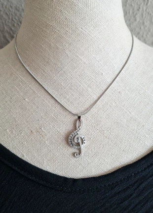 Zilverkleurige ketting muzieksleutel ●stainlesssteel, staat: Heel goed, € 5,50, € 6,48 inclusief Kopersbescherming Pro