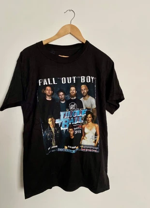 Emo rock band t-shirt, merk: Vintage Dressing, staat: Heel goed, maat: M, € 10,00, € 11,20 inclusief Kopersbescherming