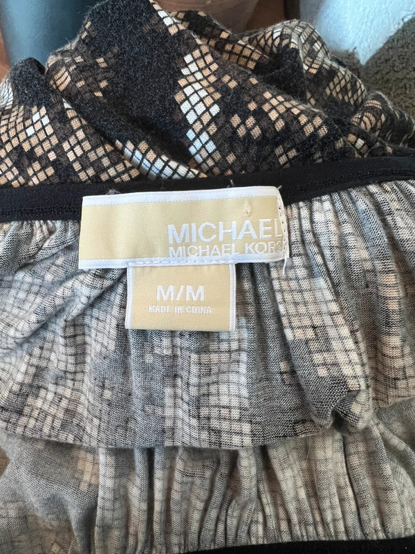 Michael Kors Women’s Brown/Black Geometric Pattern Top size M! 5