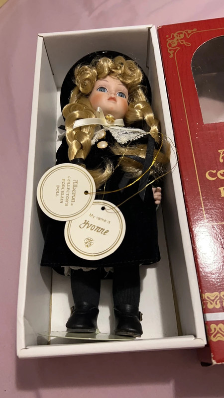 Alberon Collectors Porcelain Doll Yvonne Vinted