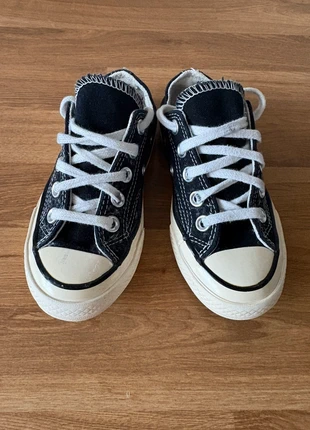 Converse enfant noires – Pointure 28 – Classiques – Très bon état, marca: Converse, estado: Muito bom, tamanho: 28, €8.00, €9.10 inclui Proteção do Comprador