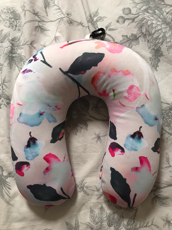 Neck pillow primark deals