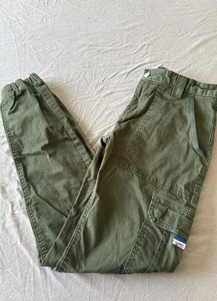 Cargo Tommy Jeans Taille W28/L32 kaki, marque: Tommy Jeans, état: Neuf sans étiquette, taille: W28 | FR 38, 12,00 €, 13,30 € Protection acheteurs incluse