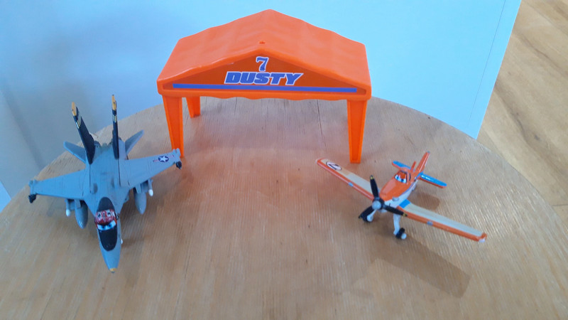 Porteur dusty planes sales